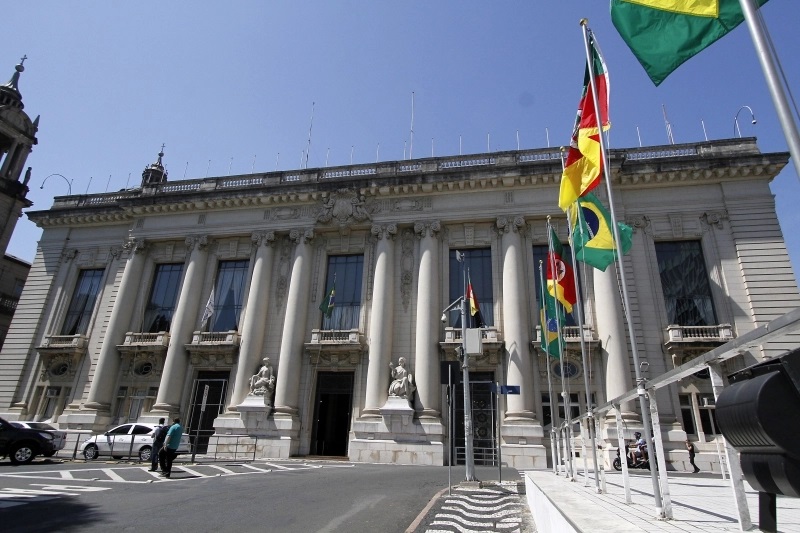 Rádio Gaúcha realiza debate com candidatos ao governo do RS nesta terça-feira