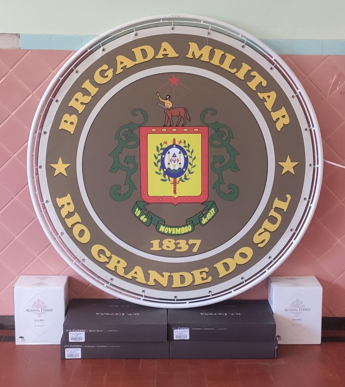 Brigada Militar, em ação conjunta com a Polícia Civil, apreende bebidas alcoólicas em Três Passos