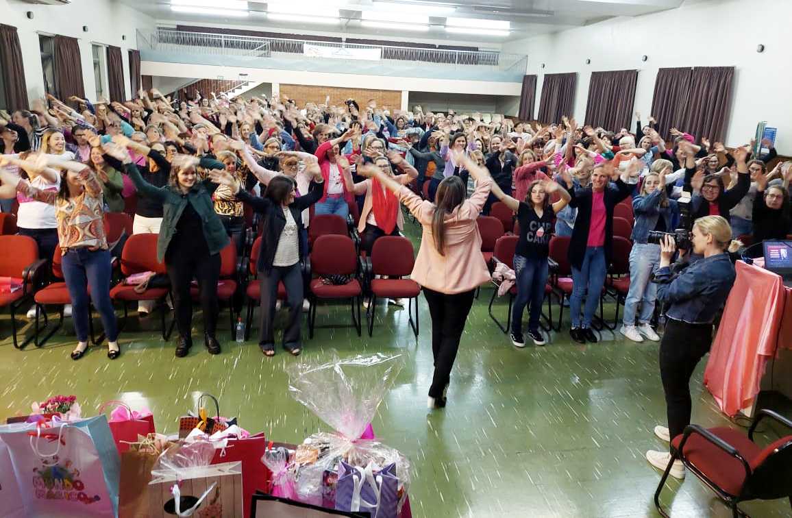 Outubro Rosa: Palestra “Mentes Brilhantes, Mulheres Fascinantes” reúne dezenas de mulheres na Unijuí em Três Passos