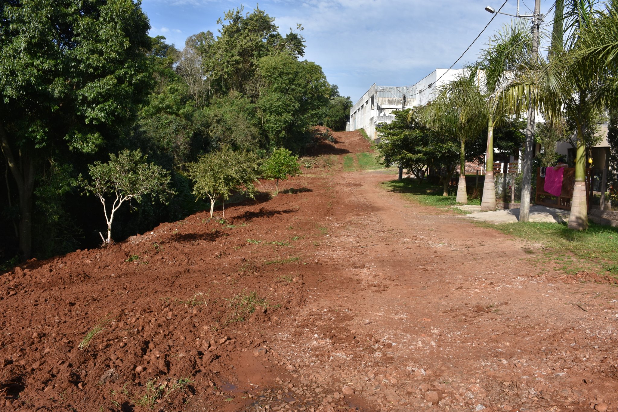 Secretaria de Obras e Viação prolonga a Rua Imigrante aos fundos do Supermercado Cotricampo