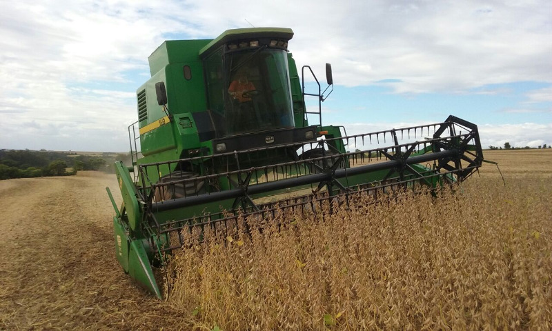 Condutores de máquinas agrícolas agora devem portar registro