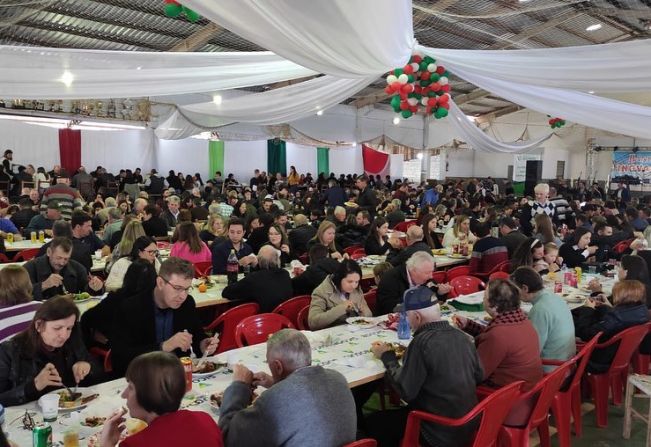 CONCURSO DE VINHOS E ALMOÇO ITALIANO ABRIRAM AS COMEMORAÇÕES DOS 67 ANOS DE TENENTE PORTELA