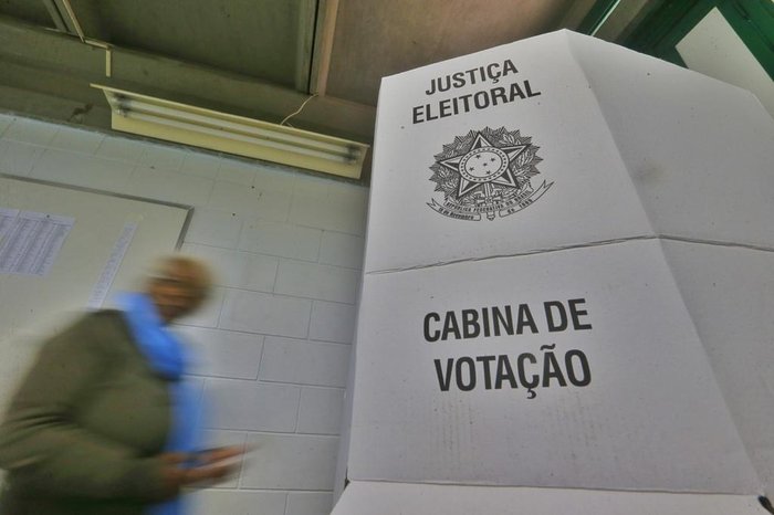 Eleitores que estudaram até o Ensino Fundamental foram os que mais faltaram às urnas no 1º turno das eleições no RS