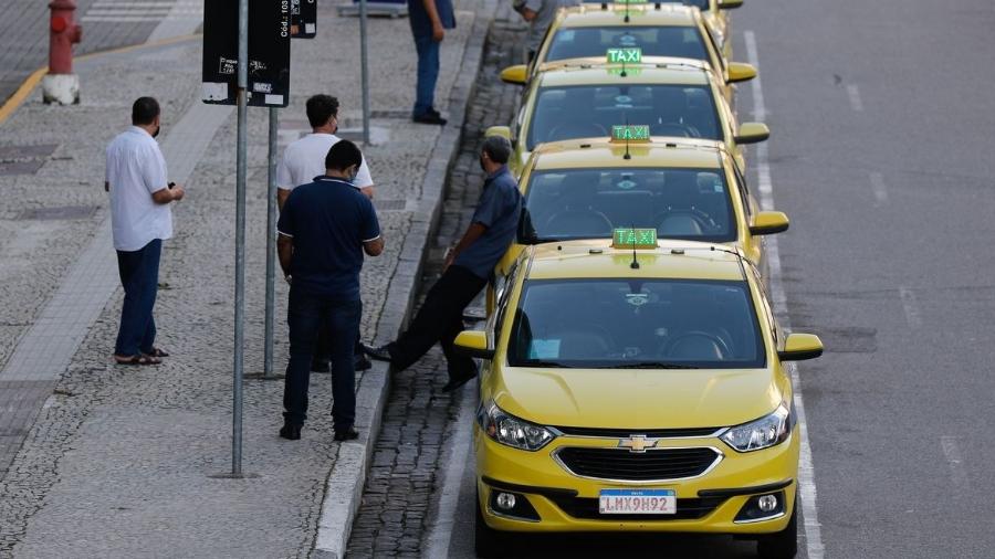 Auxílio taxista: pagamento em agosto será de até R$ 2 mil; veja regras