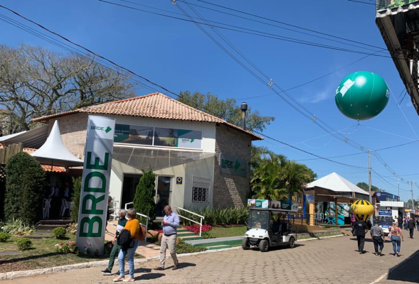 BRDE alcança marca histórica na 45ª Expointer: R$ 453 milhões para o agronegócio